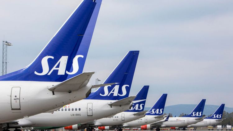 الخطوط الاسكندنافية تلغي 1200 رحلة جراء إضراب للطيارين