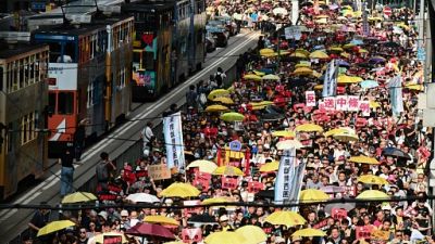 Hong Kong: forte mobilisation contre le projet d'extradition vers le continent Hong Kong: forte mobilisation contre le projet d'extradition vers le continent