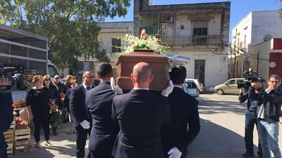Picchiato a morte:funerali a Manduria Picchiato a morte:funerali a Manduria