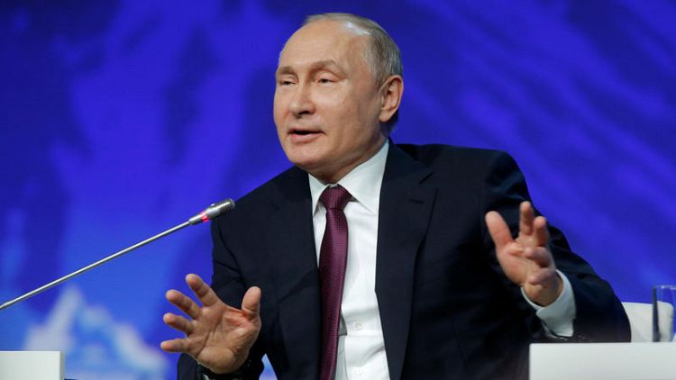 وكالة: بوتين يقول الروس والأوكرانيون سيستفيدون من الجنسية المشتركة