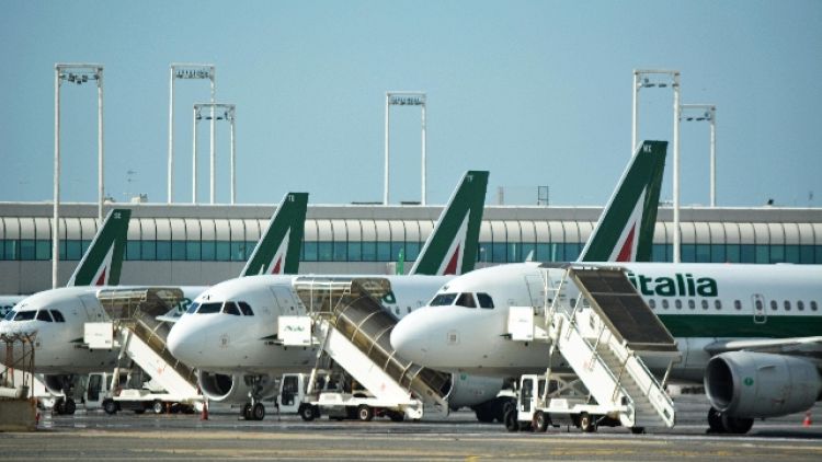 Alitalia: Di Maio, non cerchiamo toppe