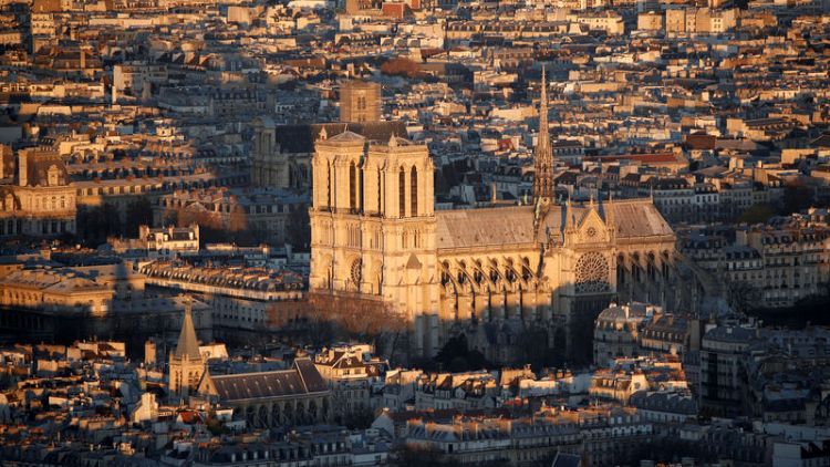 فرنسا بحاجة إلى تدريب عمال مهرة لترميم كاتدرائية نوتردام