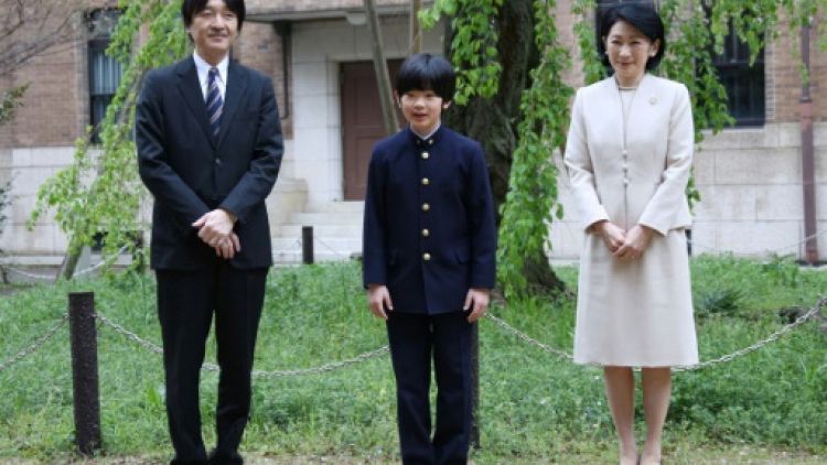 Japon: un homme arrêté pour des couteaux trouvés dans l'école du prince Hisahito