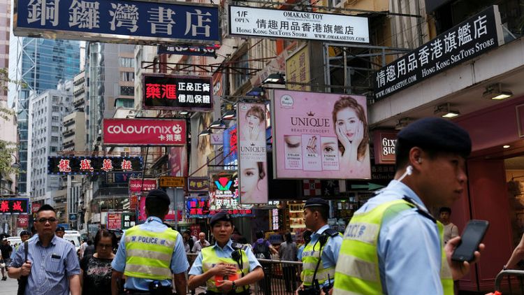 بائع كتب من هونج كونج يهرب إلى تايوان تحسبا لسن قوانين تسليم مطلوبين