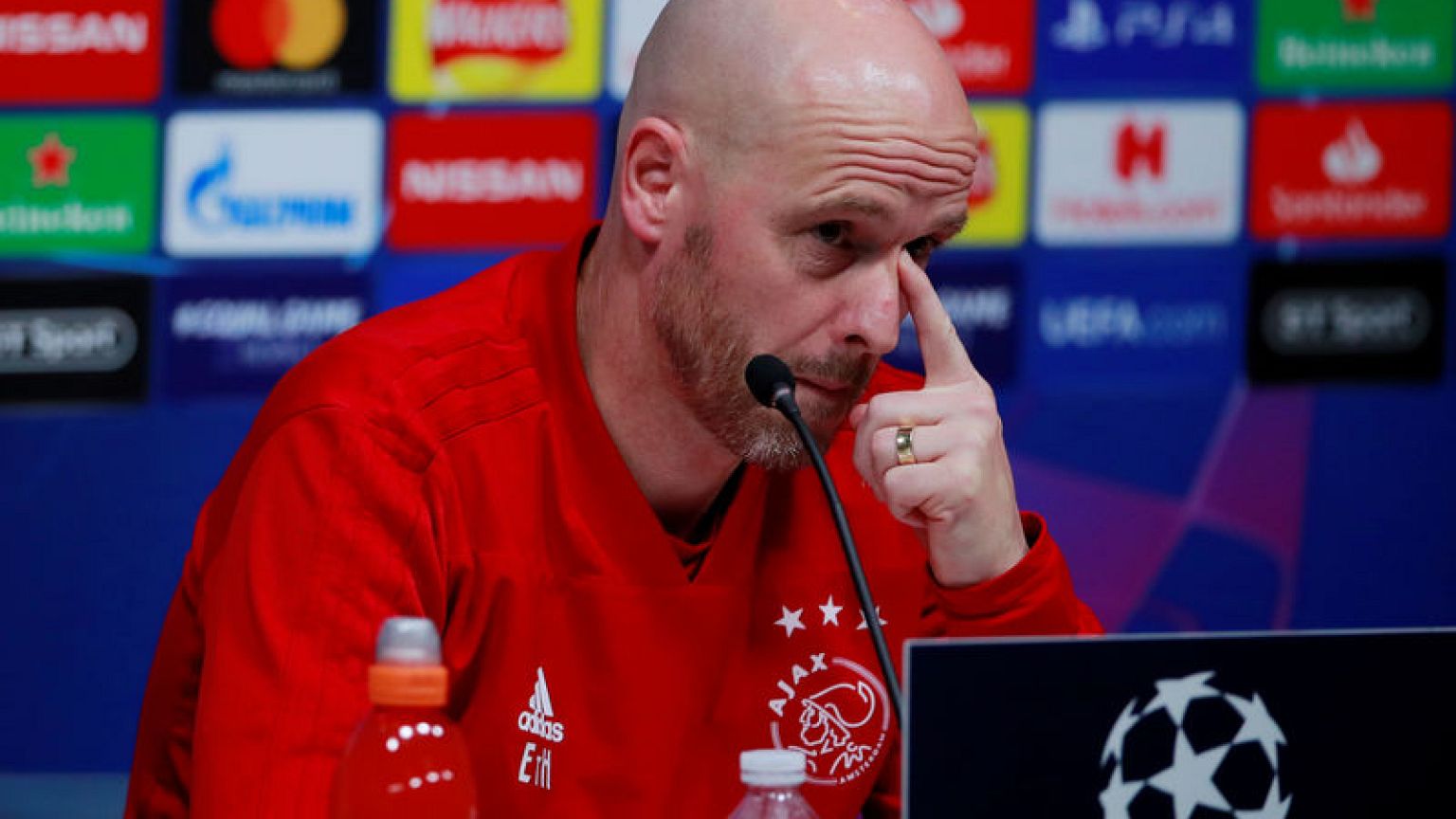 Ajax coach Ten Hag praises his lions after win at Spurs