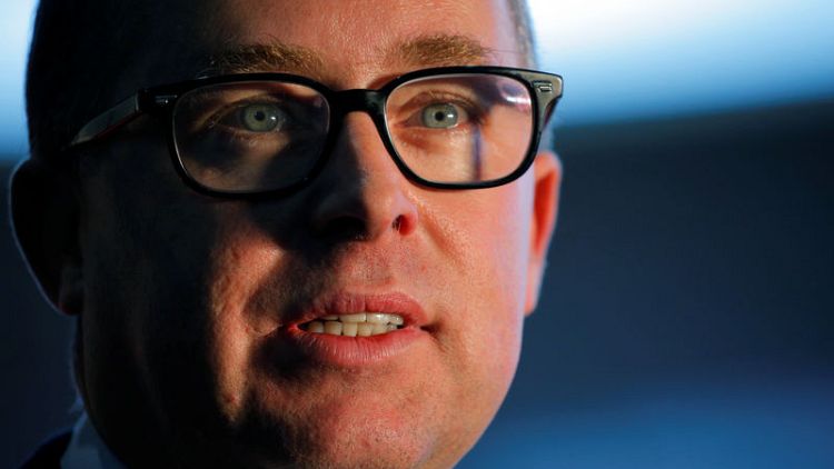 Qantas boss Alan Joyce commits to three more years at helm