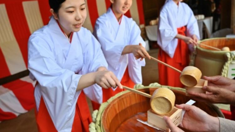 Saké et rites shinto, le Japon célèbre la "belle harmonie" 