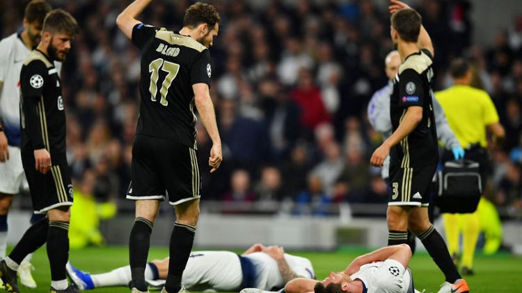 Brain injury charity wants temporary substitutes after Vertonghen clash