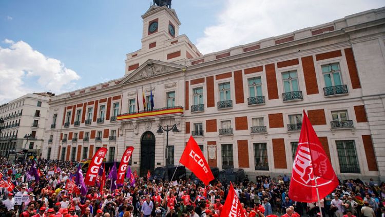 Spanish unions use May Day march to pressure Socialists on reforms