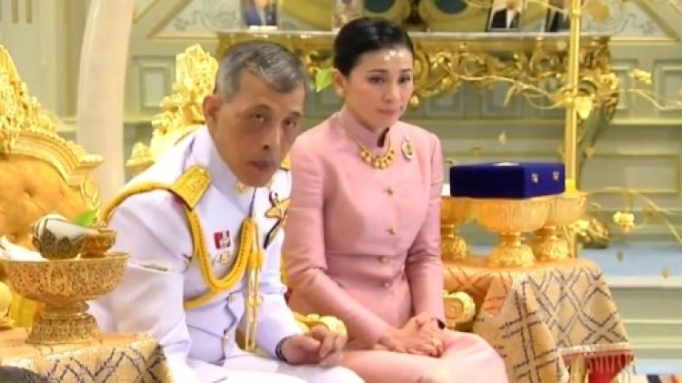 A trois jours de son couronnement, le roi de Thaïlande annonce son remariage