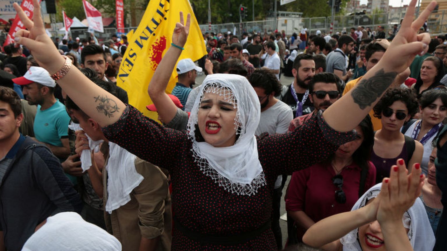 Turkey detains 137 demonstrators in Istanbul on May Day