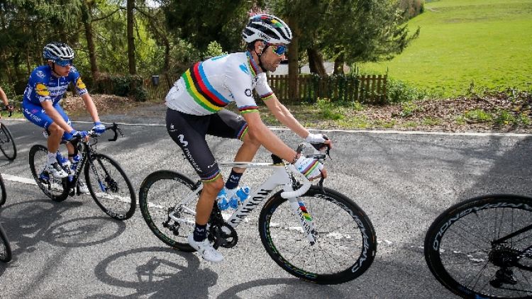 Valverde infortunato, rinuncia al Giro