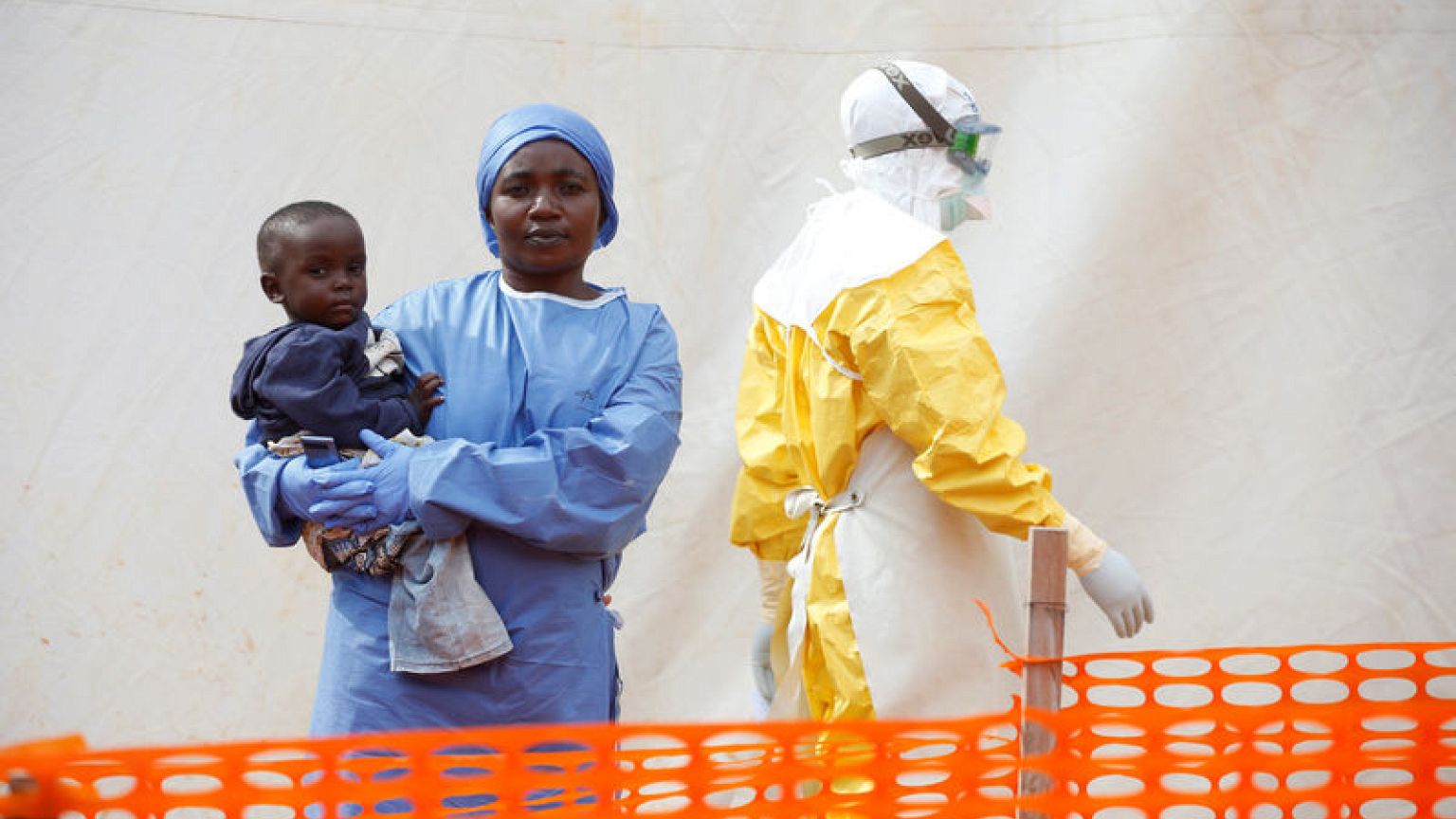 Congo Ebola death toll nears 1,000, new vaccine planned - WHO