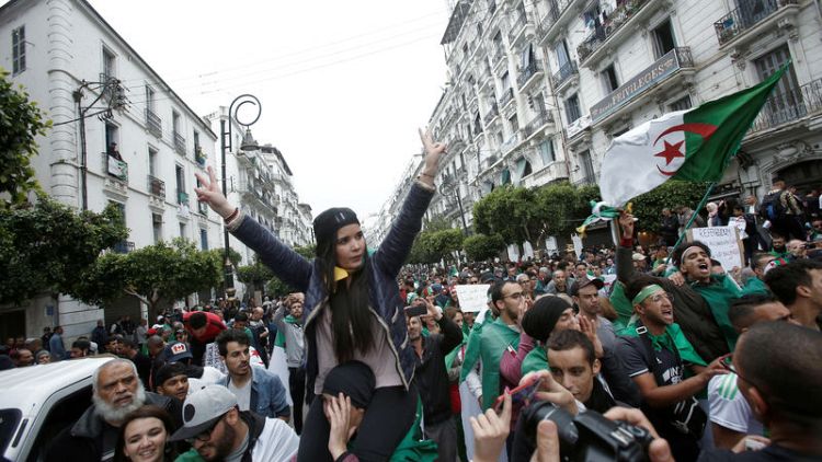 Hundreds of thousands protest against ruling elite in Algeria