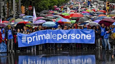"Prime le persone", in 20mila a Napoli "Prime le persone", in 20mila a Napoli