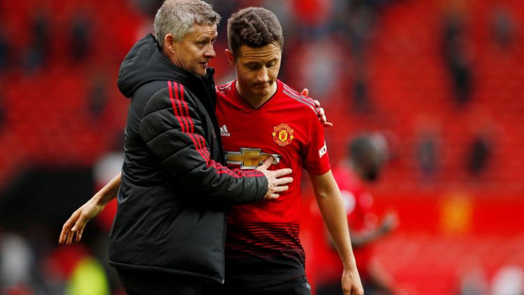 Man United's Herrera not giving up on top-four finish