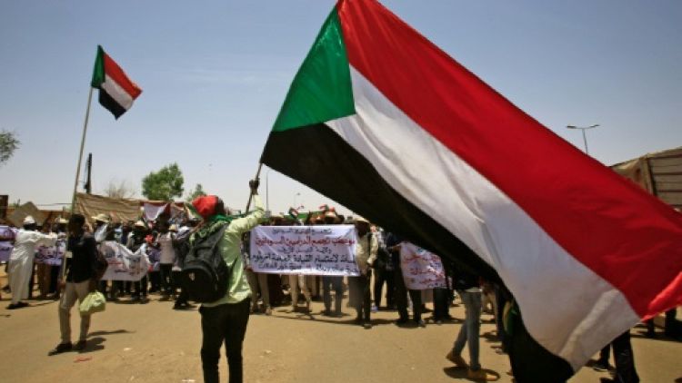 Les alliés arabes du Soudan soutiennent les militaires au pouvoir 