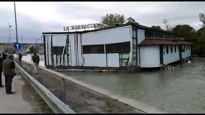 Ristorante su pontone in reriva su Garda Ristorante su pontone in reriva su Garda
