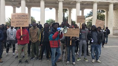 Corteo migranti Foggia:'No 3 euro l'ora' Corteo migranti Foggia:'No 3 euro l'ora'