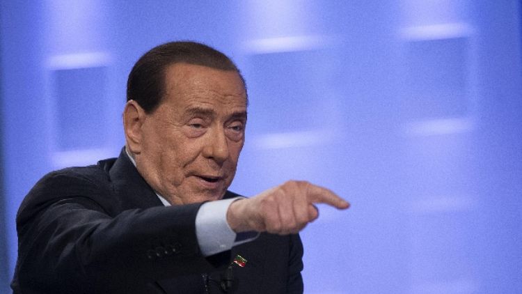 Berlusconi dimesso da San Raffaele