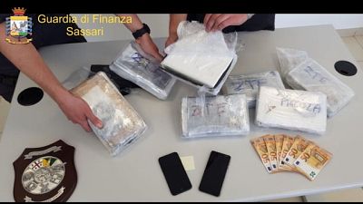 Sette chili di cocaina in auto,arrestato Sette chili di cocaina in auto,arrestato
