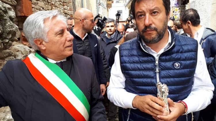 Salvini, chiedo aiuto a San Pio