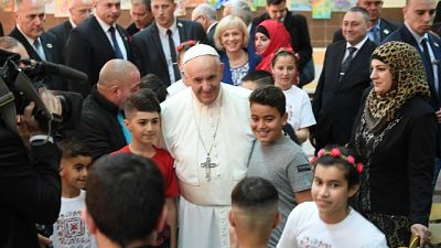 Papa: mondo migranti è croce umanità Papa: mondo migranti è croce umanità
