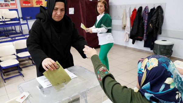 مجلس الانتخابات التركي يقرر إعادة التصويت في اسطنبول مجلس الانتخابات التركي يقرر إعادة التصويت في اسطنبول