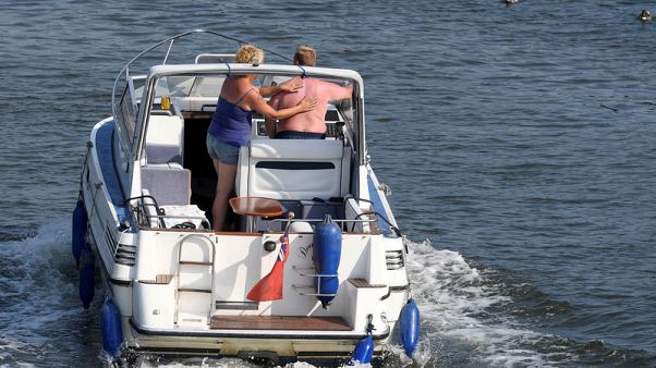 High levels of sunscreen ingredients end up in the bloodstream - study High levels of sunscreen ingredients end up in the bloodstream - study