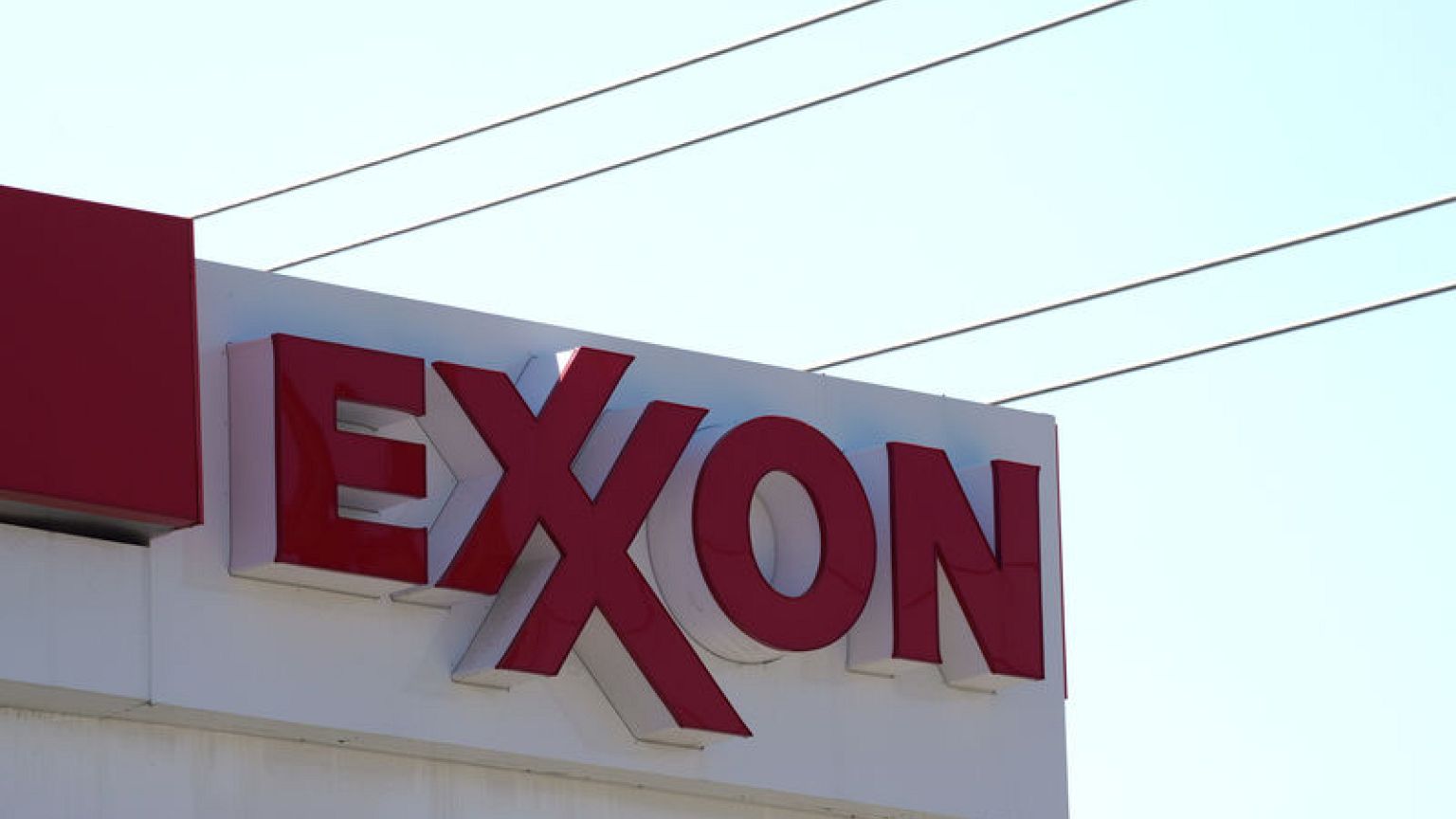 No link between Exxon deal and Iran sanctions waiver - Iraqi PM