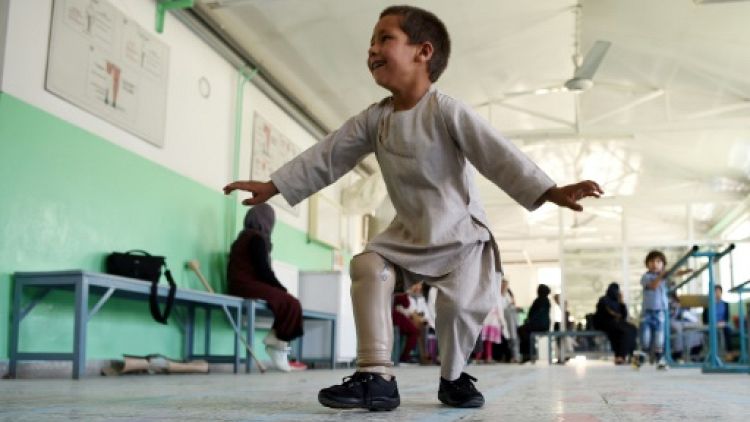 En Afghanistan, le sourire d'Ahmad, amputé de 5 ans, émeut le pays