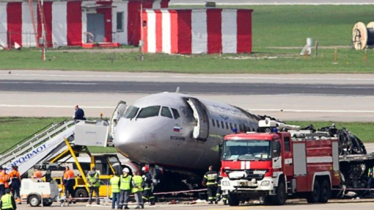 Accident d'avion à Moscou: les enquêteurs s'orientent vers une erreur de pilotage