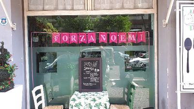 Ristorante espone scritta per Noemi Ristorante espone scritta per Noemi
