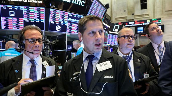 ستاندرد آند بورز يغلق منخفضا مع هبوط انتل رغم آمال التجارة ستاندرد آند بورز يغلق منخفضا مع هبوط انتل رغم آمال التجارة