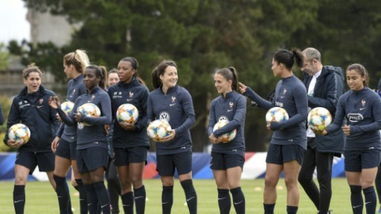 L'équipe de France féminine à l'entraînement à Perros-Guirec, le 9 mai 2019