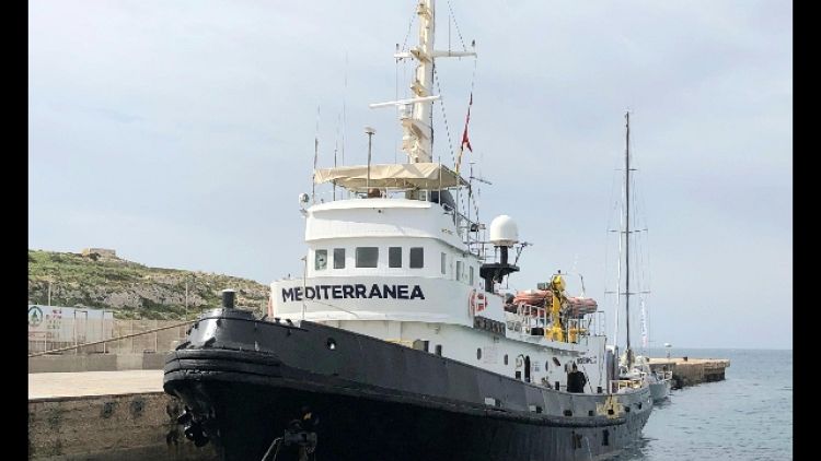 Mare Jonio a Lampedusa, nave sequestrata