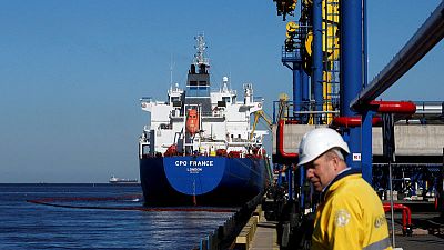 وزارة الطاقة الروسية: شحن ناقلات بنفط خال من التلوث في ميناء أوست-لوجا