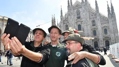 Serata con Penne nere,selfie e Bardolino Serata con Penne nere,selfie e Bardolino