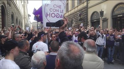 Flash mob tifosi, 'Della Valle vattene' Flash mob tifosi, 'Della Valle vattene'
