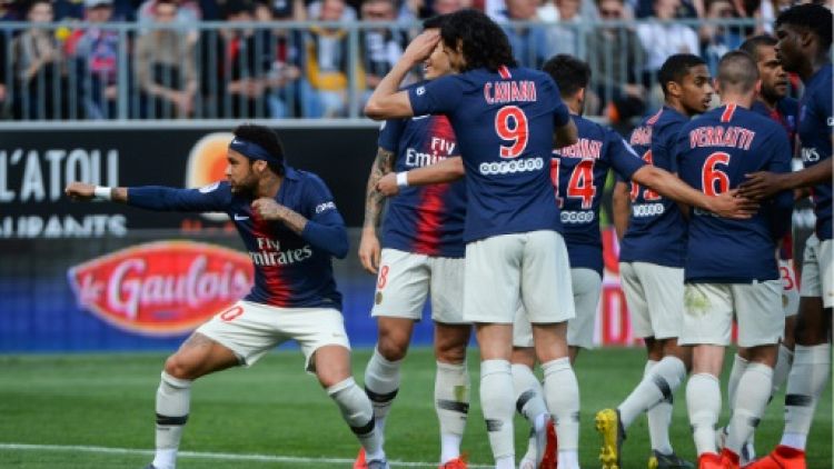 Ligue 1: le PSG avec Neymar, buteur et passeur décisif, renoue avec le succès à Angers 2-1