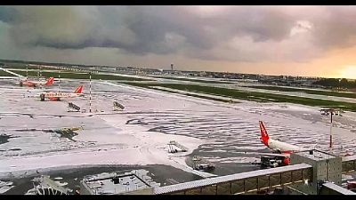 Maltempo: forte grandinata su Malpensa Maltempo: forte grandinata su Malpensa