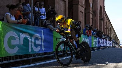 Giro: Roglic vince la crono di Bologna Giro: Roglic vince la crono di Bologna