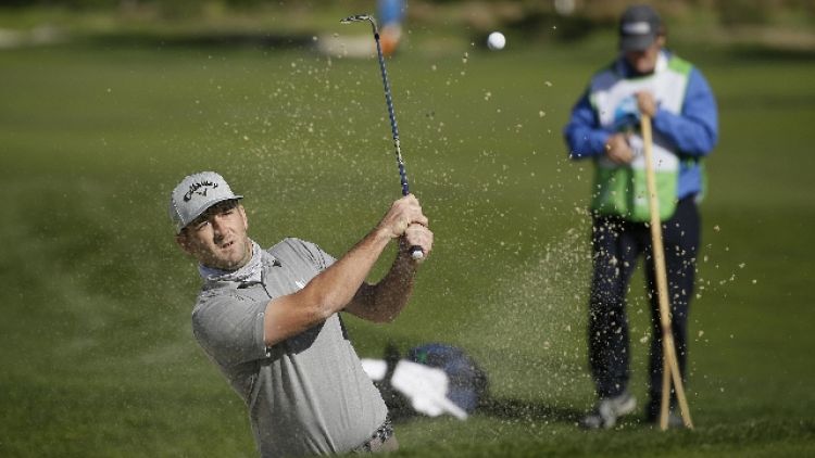 Golf: AT&T Byron Nelson, stop maltempo