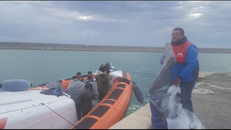 Migranti soccorsi, ok a sbarco a Crotone