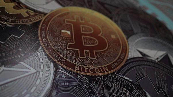 بتكوين تتماسك فوق 7 آلاف دولار بعد تسجيل ذروة 9 أشهر بتكوين تتماسك فوق 7 آلاف دولار بعد تسجيل ذروة 9 أشهر