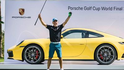 Golf: 'hole in one' e vince una Porsche Golf: 'hole in one' e vince una Porsche
