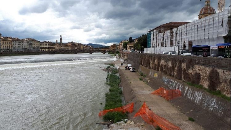 Cade in Arno a Firenze, morto un uomo