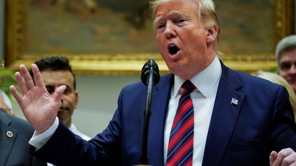 وزارة: ألمانيا تتواصل مع الاتحاد الأوروبي بشأن الرسوم الأمريكية على السيارات وزارة: ألمانيا تتواصل مع الاتحاد الأوروبي بشأن الرسوم الأمريكية على السيارات