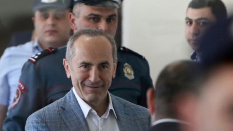 L'ex-président arménien Kotcharian, accusé de coup d'Etat, devant la justice 