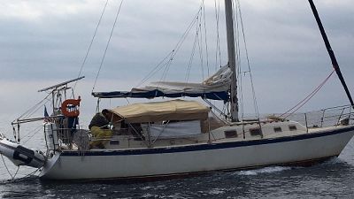 Migranti su veliero sbarcati in Calabria Migranti su veliero sbarcati in Calabria